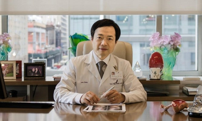 Γιατρός δημιούργησε μωρό από τρεις γονείς – Επίπληξη από τον FDA για την εμπορική προώθηση της διαδικασίας